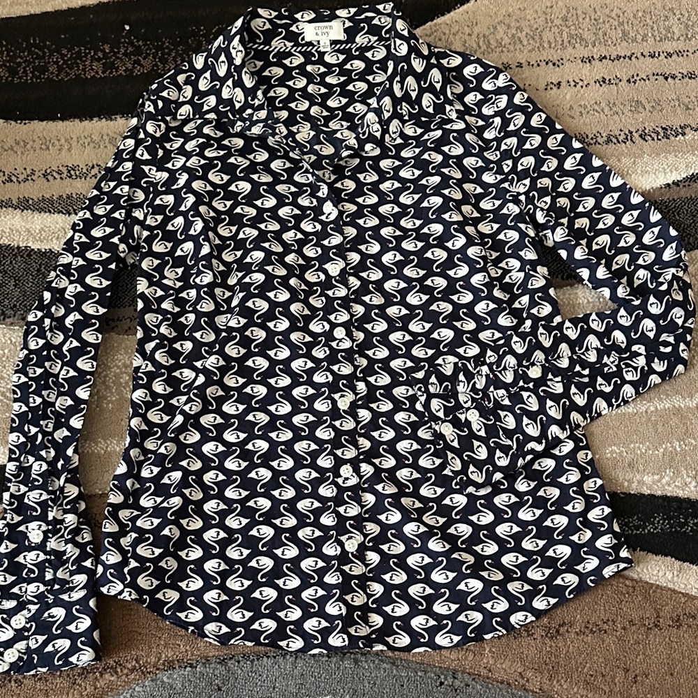 Crown & Ivy Navy and White Swan Print Button Down Shirt